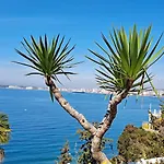 Apartment Bay